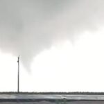 204795-se-formo-un-tornado-en-mar-chiquita-durante-el-temporal-que-afecto-a-la-costa-atlantica