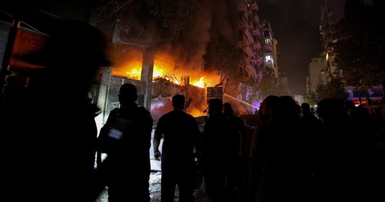 Al menos dos muertos en un nuevo bombardeo israelí sobre Beirut