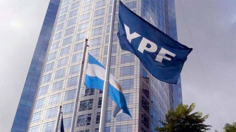 Denuncian un nuevo plan de «entrega» de YPF