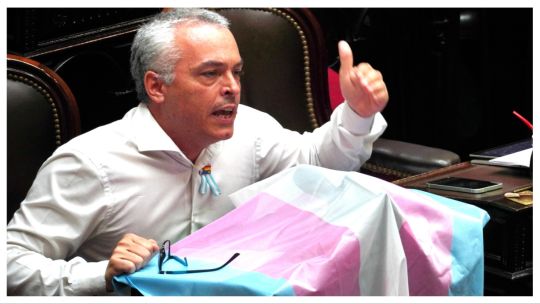 «Soy maricón y me la banco»: el descargo del diputado Paulón contra el discurso de Milei en Davos