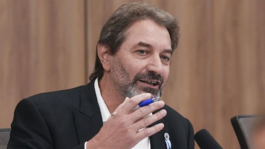 Pablo Carro, diputado nacional UxP: «El Presidente tiene la idea de llevarse todo puesto»
