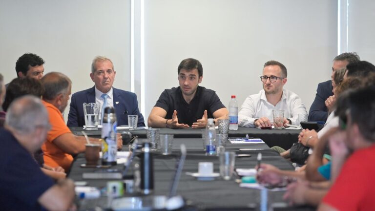 Garantizan un salario mínimo docente de $700 mil