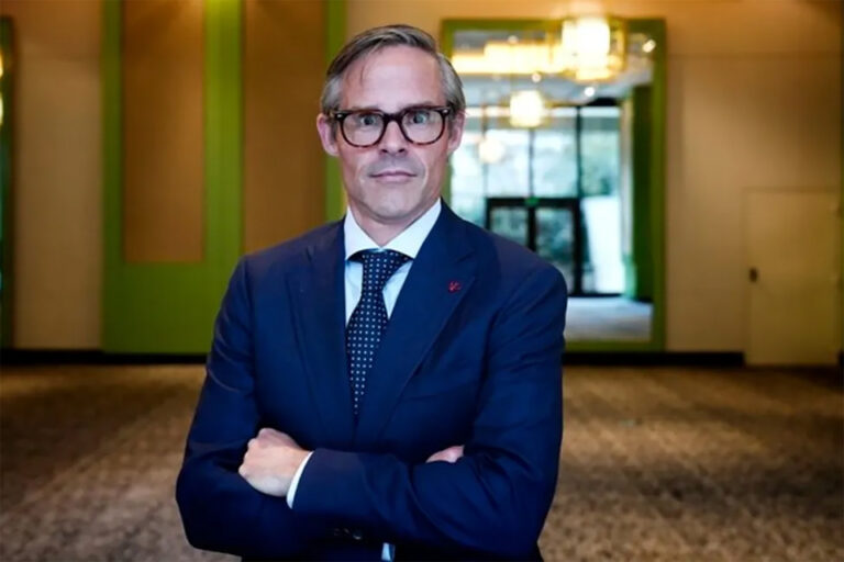 River denunció al magnate Foster Gillett por perjuicios económicos