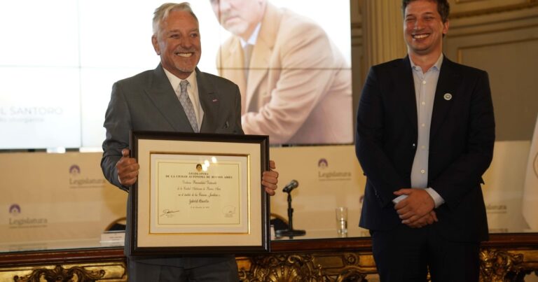 La legislatura porteña distinguió al ex juez federal Gabriel Cavallo