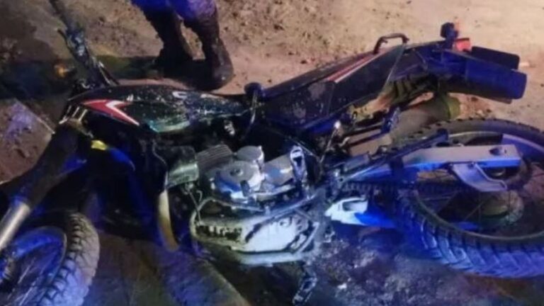 Un policía chocó mientras acudía a una alerta por un hombre armado