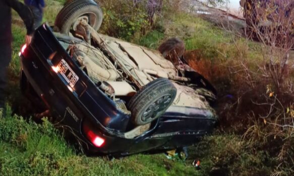 Accidente en la Ruta 3: Conductor ileso tras volcar su vehículo