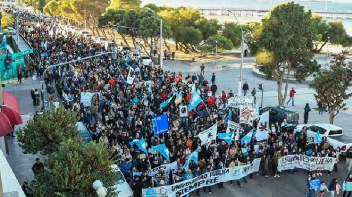 Inició el paro universitario de 48 horas y se movilizan en todo el país