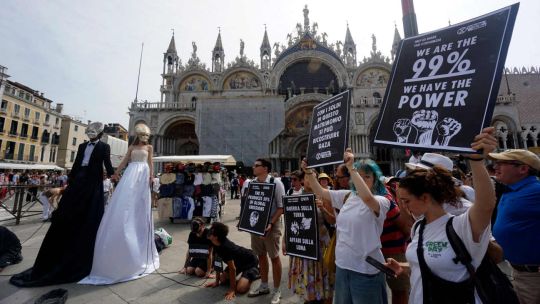 El casamiento de Jeff Bezos divide a Venecia: entre la celebración de la opulencia y el desprecio