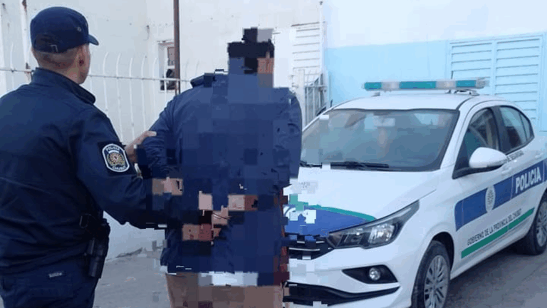 1311 Viviendas: con una botella rota en la mano, quería agredir a su hermano