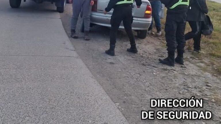 Con pedido de captura en Rosario, sacaba fotos en estación Axion de Km 8