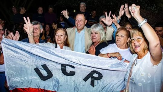 Desde el interior, un llamado a la dignidad radical: volver al abstencionismo