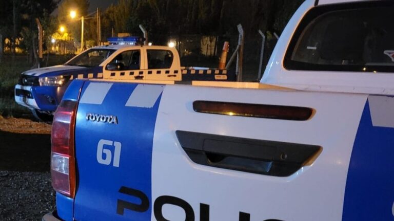Grave ataque en la Patagonia: balearon a una adolescente en la puerta de su casa