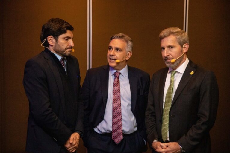 Los gobernadores rechazan una reunión con el gobierno en la Rural: «que nos citen a la Rosada»