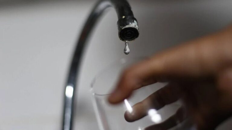 Anuncian un corte programado de agua en una zona de Comodoro durante 24 horas
