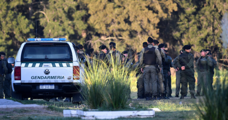 Cuatro gendarmes fueron detenidos en Rosario: le había robado más de un millón de pesos a una pareja