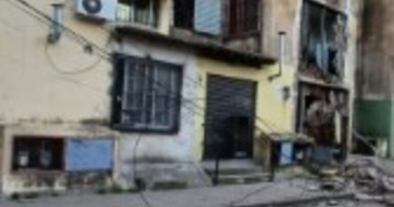 Una explosión afectó varias viviendas de un complejo de edificios en Florencio Varela