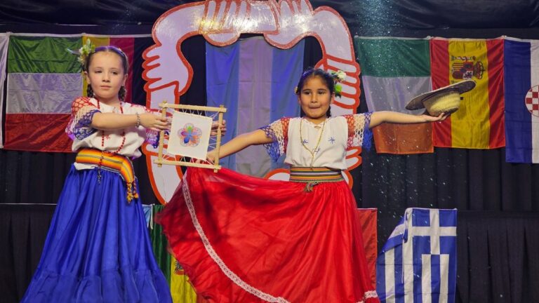 Noche de Pioneros: una celebración de la identidad cultural