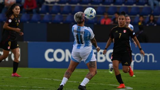Con un gol agónico de Yamila Rodríguez, Argentina venció a Perú y clasificó a la semifinales de la Copa América