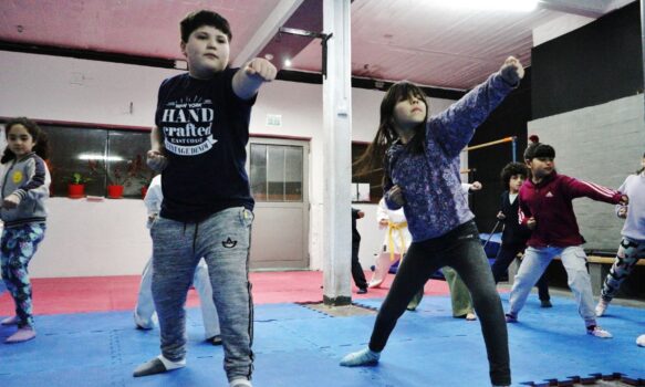 El área de deportes municipal de Rawson visitó la escuela de Karate Do Shotokan
