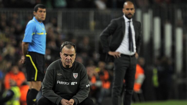 Amor al fútbol y hambre de gloria: el particular método con el que Marcelo Bielsa transformó a Newell’s