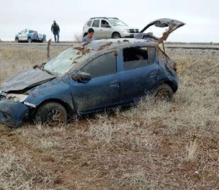 Accidente en la Ruta 237: un auto volcó y dos ocupantes fueron hospitalizadas
