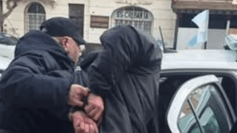 Robó un pantalón en una tienda céntrica y corrió 7 cuadras