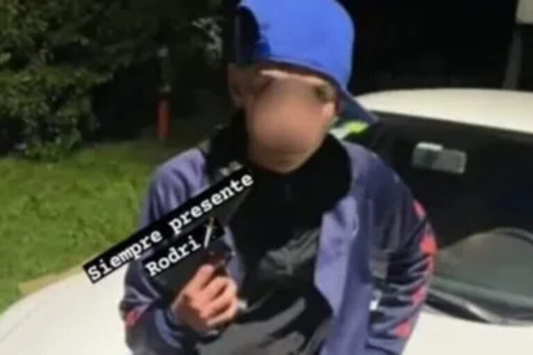 Un policía abatió a un peligroso motochorro de 16 años que intentó robarle en La Plata