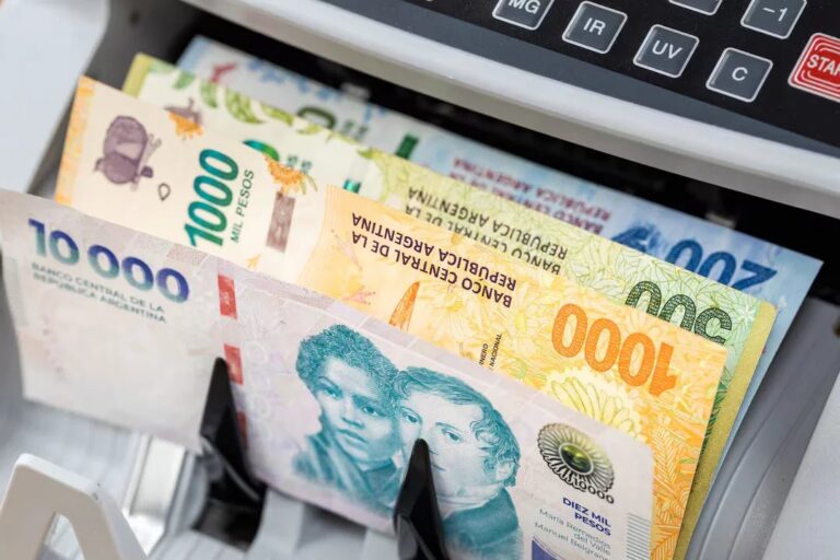 Aumento y bono para empleados de comercio: cuánto cobrarán en septiembre de 2025