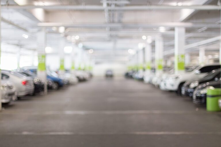 Cuál es el costo de alquiler en agosto 2025 de una cochera en La Plata?