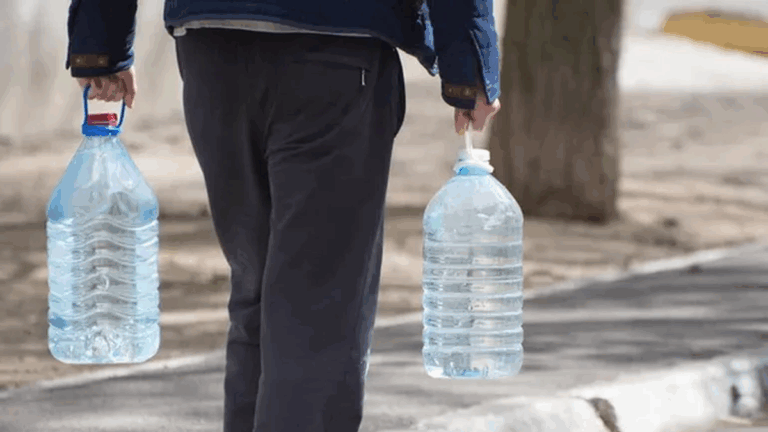 Ocho barrios de Comodoro siguen sin agua