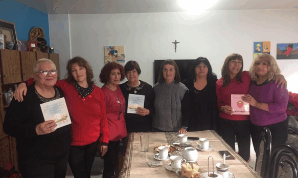 Las Damas Rosadas celebran 39 años buscando voluntarios y donaciones para el Hospital Zonal