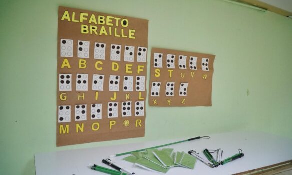 Rawson ofrece taller gratuito de braille y movilidad para personas con discapacidad visual