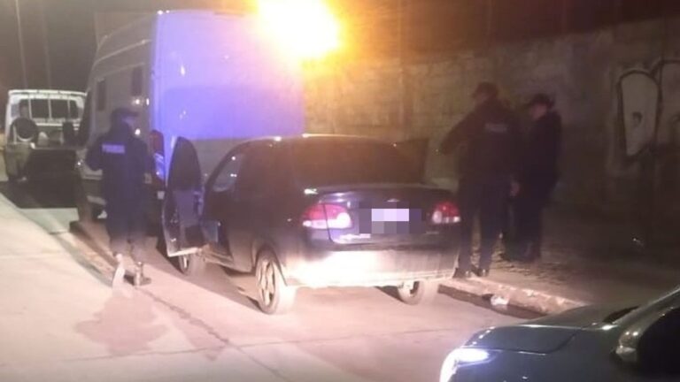 Un adolescente robó un auto y chocó en pleno Centro