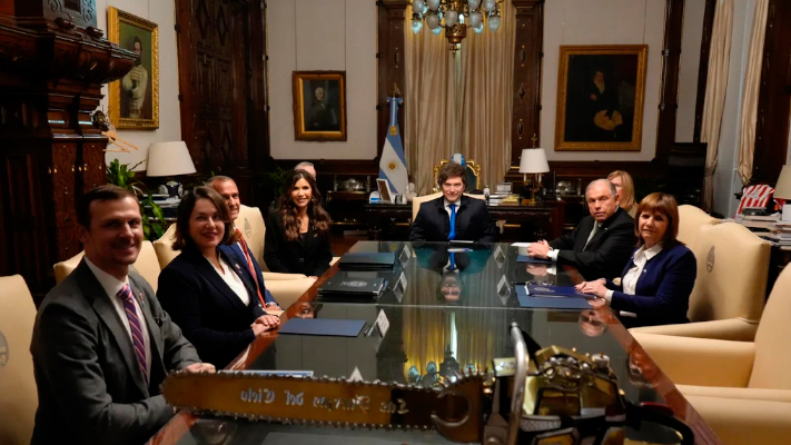 Aseguran que EE.UU. frenó el acuerdo de exención de visas para Argentina