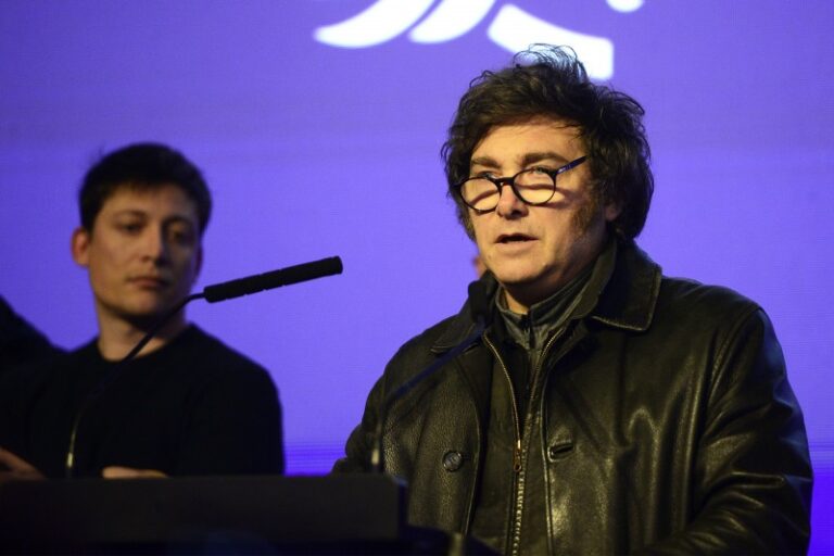 Milei dijo que harán autocrítica pero advirtió que el modelo económico no cambia ni un milímetro