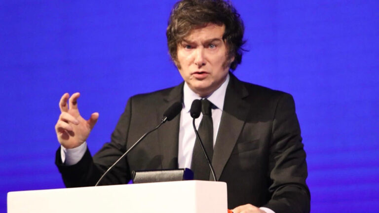 Tras la derrota electoral, Milei convocará a los gobernadores