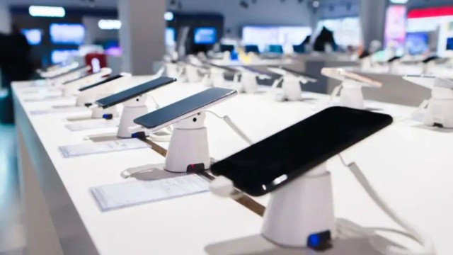 Carrefour, Coto y Jumbo liquidan celulares desde $169.999 y hasta 30% de descuento