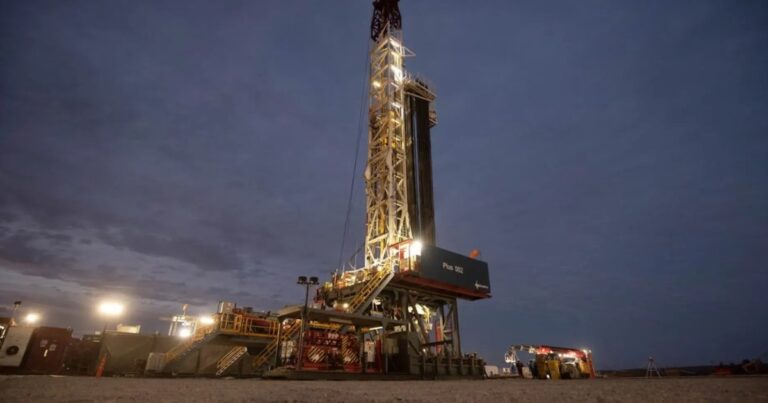 El riesgo país arriba de 1000 pausa inversiones en Vaca Muerta