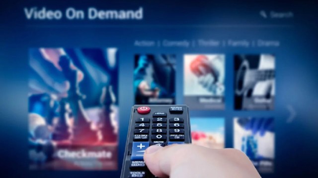 Qué conviene en 2025: comprar un televisor con Android TV o un Chromecast con Google TV