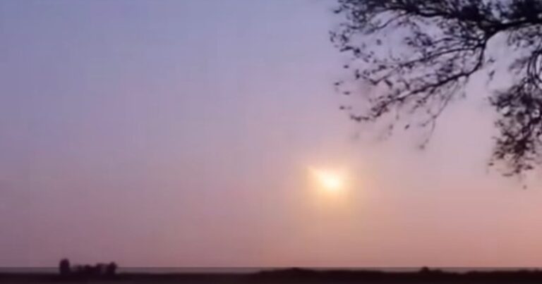Una bola de fuego en el cielo: destellos de luz por el paso de un bólido sorprenden a La Pampa y el sur bonaerense