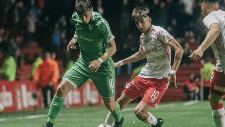 Argentinos Juniors goleó a Banfield para volver al triunfo en el Torneo Clausura