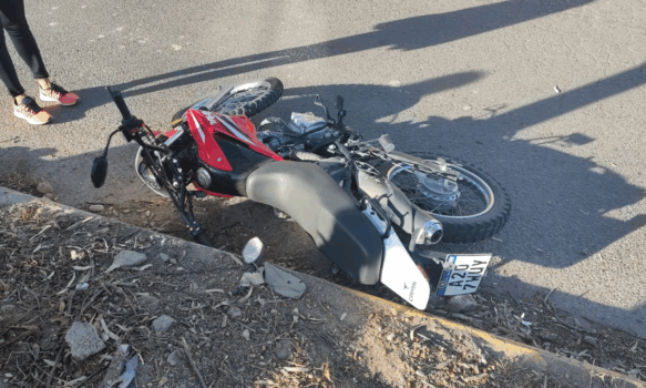 Trelew: Motociclista con lesiones graves en accidente de tránsito