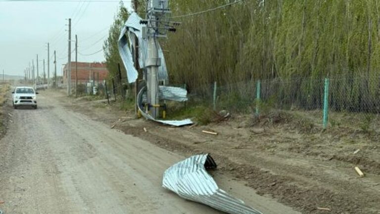 El viento se lleva chapas, carteles y lo que ande suelto
