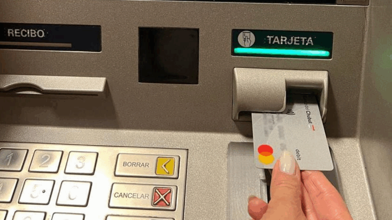 Jubilados y empleados públicos percibirán sus haberes a partir del sábado