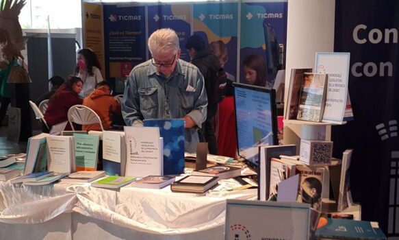 Dio inicio la feria del libro y de las artes en Trelew