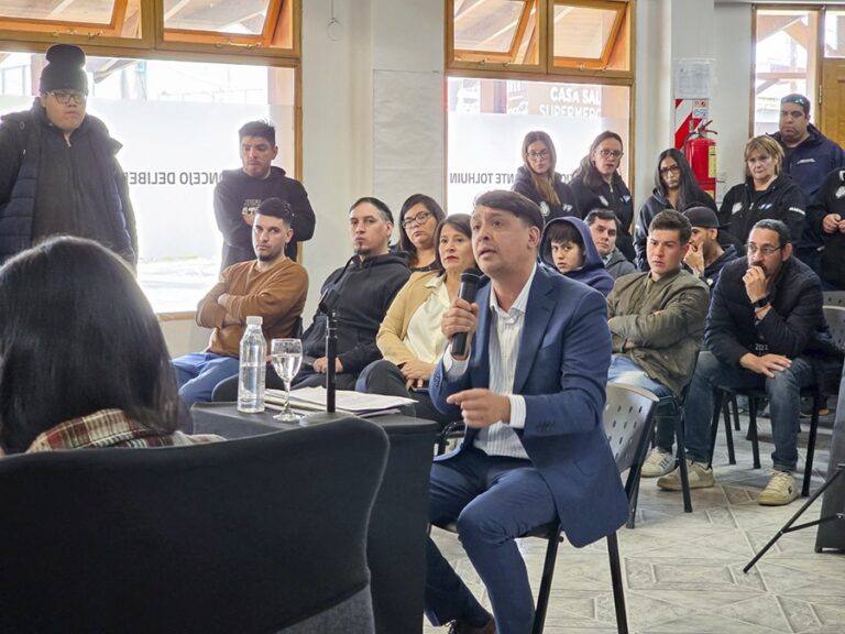 Interpelación a Alexis Solís