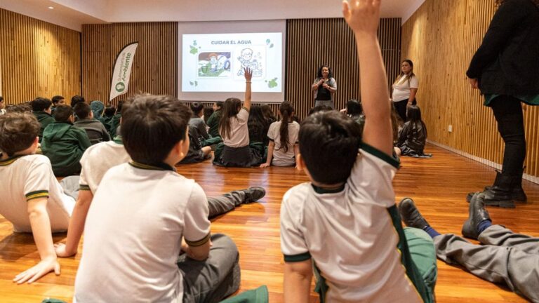 Ambiente brindó una charla a estudiantes del Martín Rivadavia