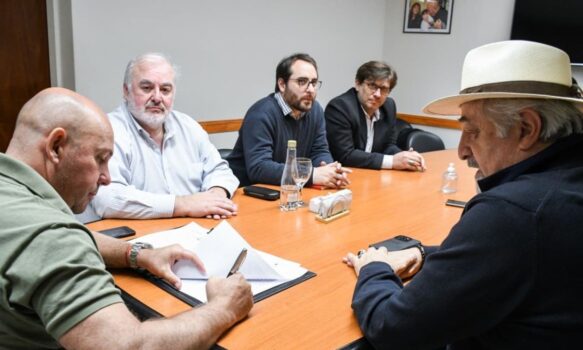 Sastre firmó un convenio marco para fortalecer el eje industrial entre Puerto Madryn y Comodoro Rivadavia