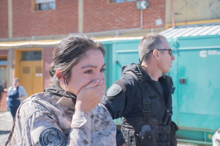 Llantos, abrazos y emoción: la reacción de los policías que nunca dejaron de buscar a su compañera