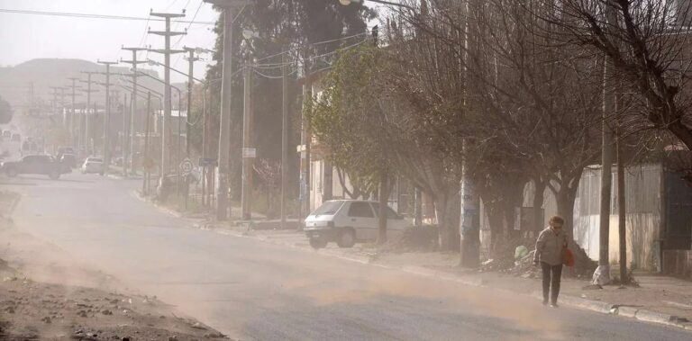 Una zona de Santa Cruz está bajo alerta amarilla por ráfagas que podrían superar los 90 km/h